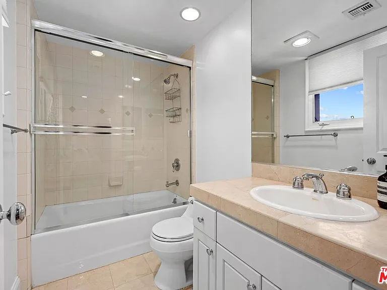718 Lincoln Blvd #1 — Photo 20