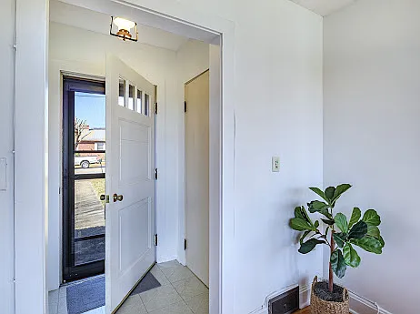 916 Bailey St — Photo 6