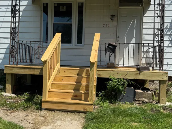 715 W Brons Ave, Peoria, IL 61604