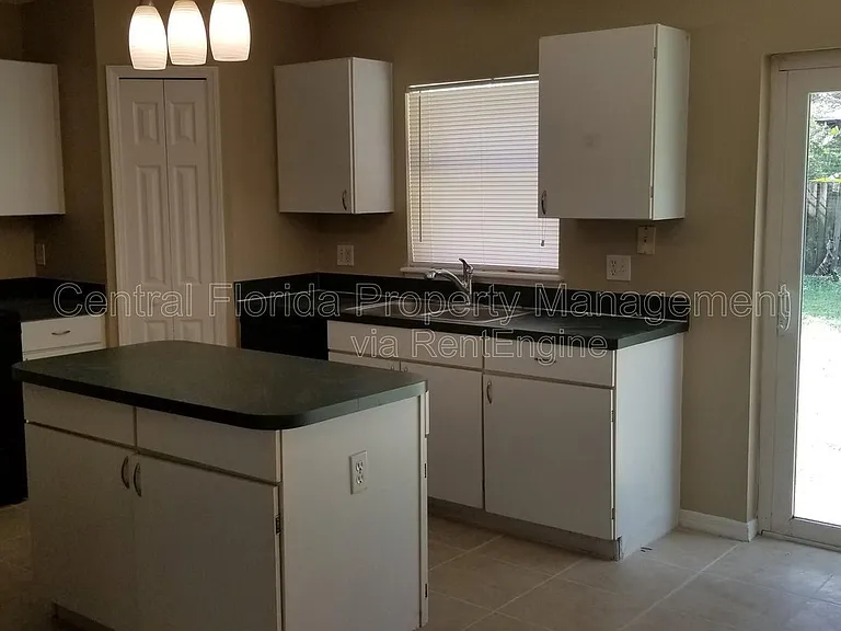 4040 Iveyglen Ave — Photo 3