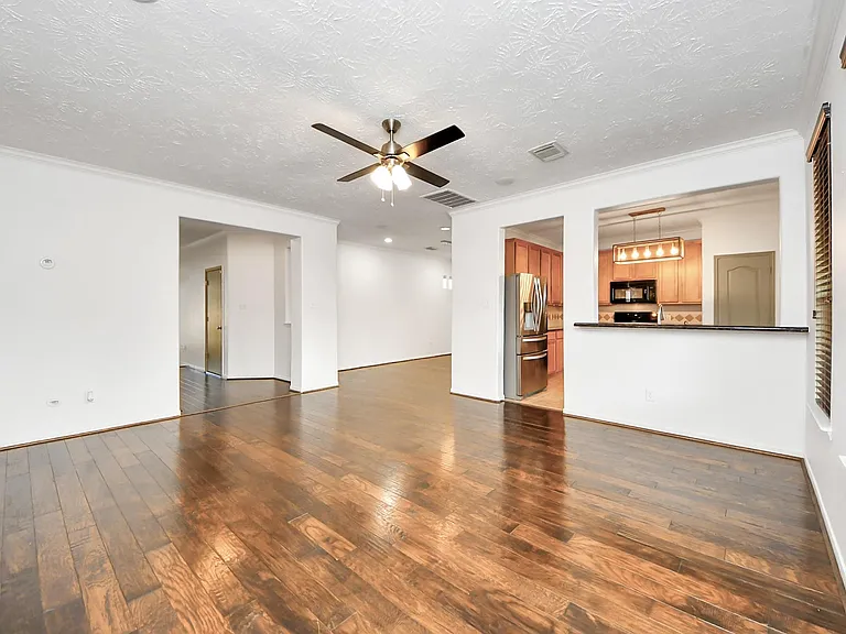 5922 Hollister Cole — Photo 6