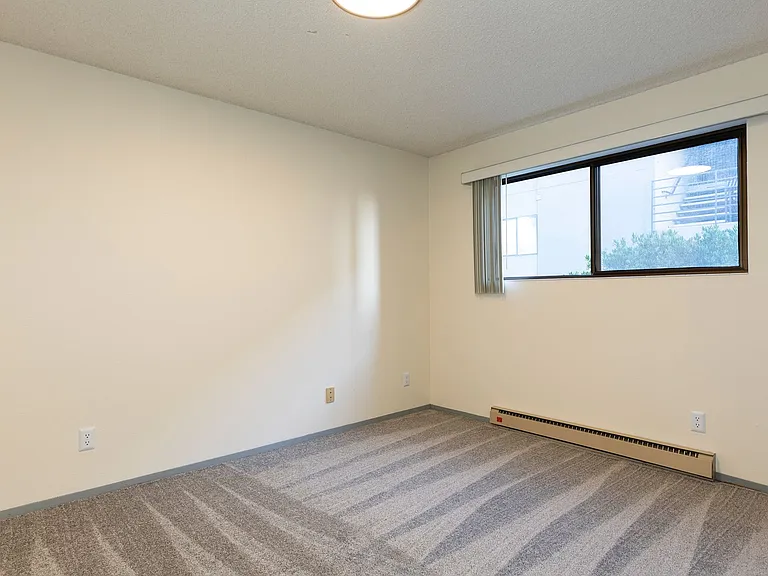 6549 California Ave SW — Photo 9