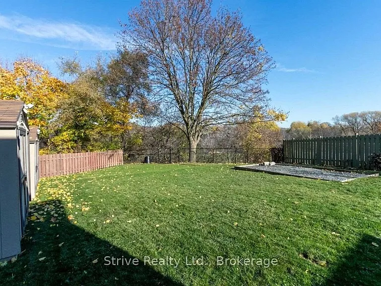 447 Harcourt Dr — Photo 12