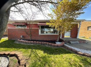 21849 Wilmot Ave, Eastpointe, MI