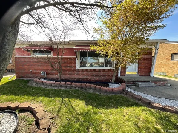 21849 Wilmot Ave, Eastpointe, MI 48021