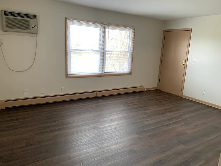 1816 Guion St — Photo 5