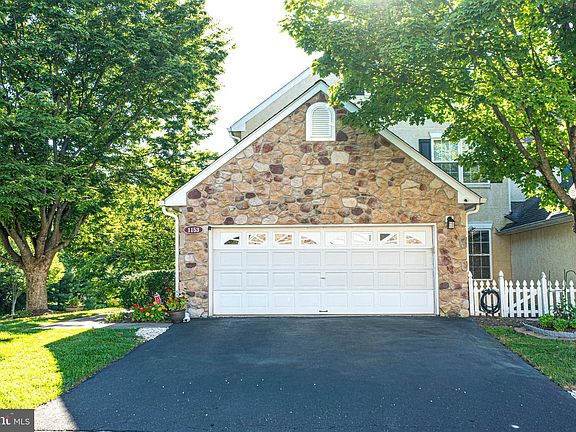 3rd image of 1153 Harrogate Way