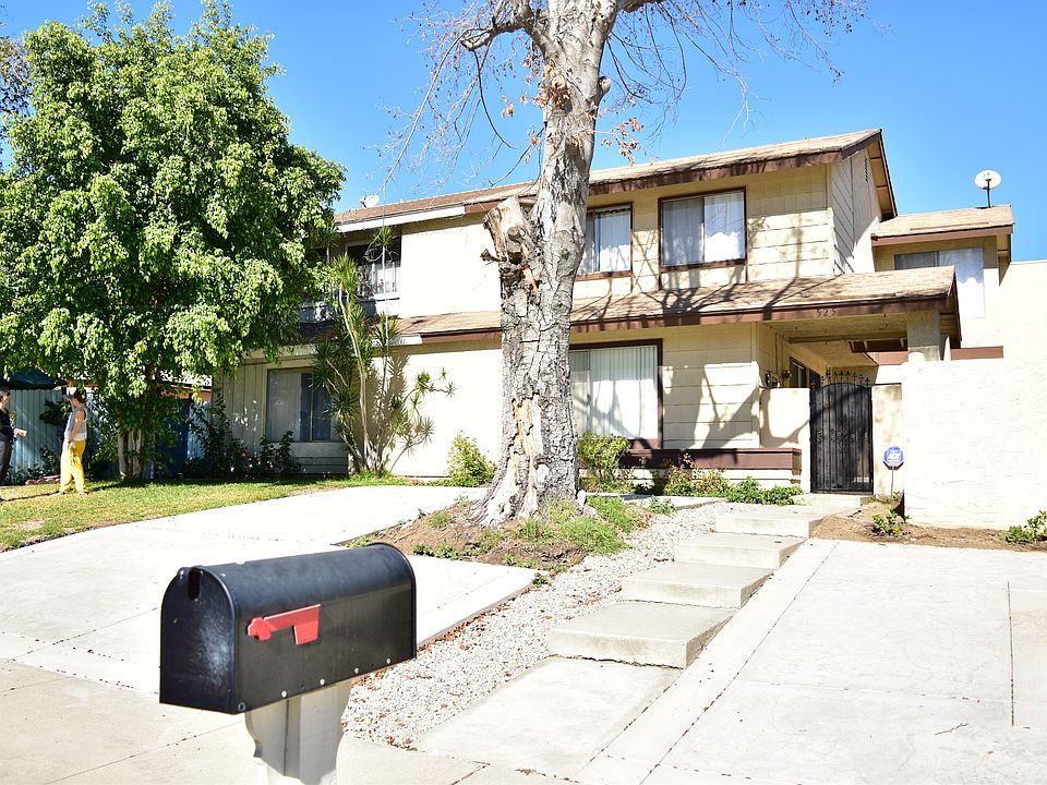 1st image of 525 E Fairfield Ct