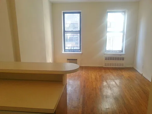 Rented by Julianna Realty Corp | media 1