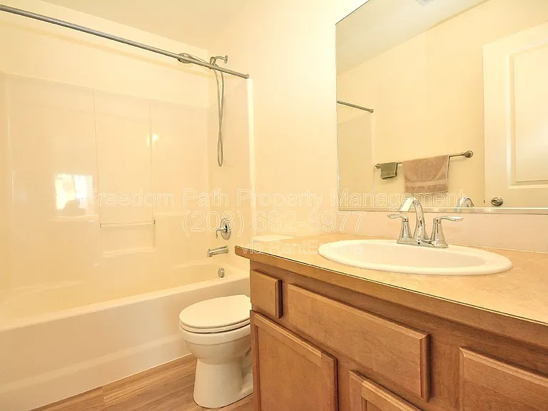7830 N Mather Ct — Photo 24