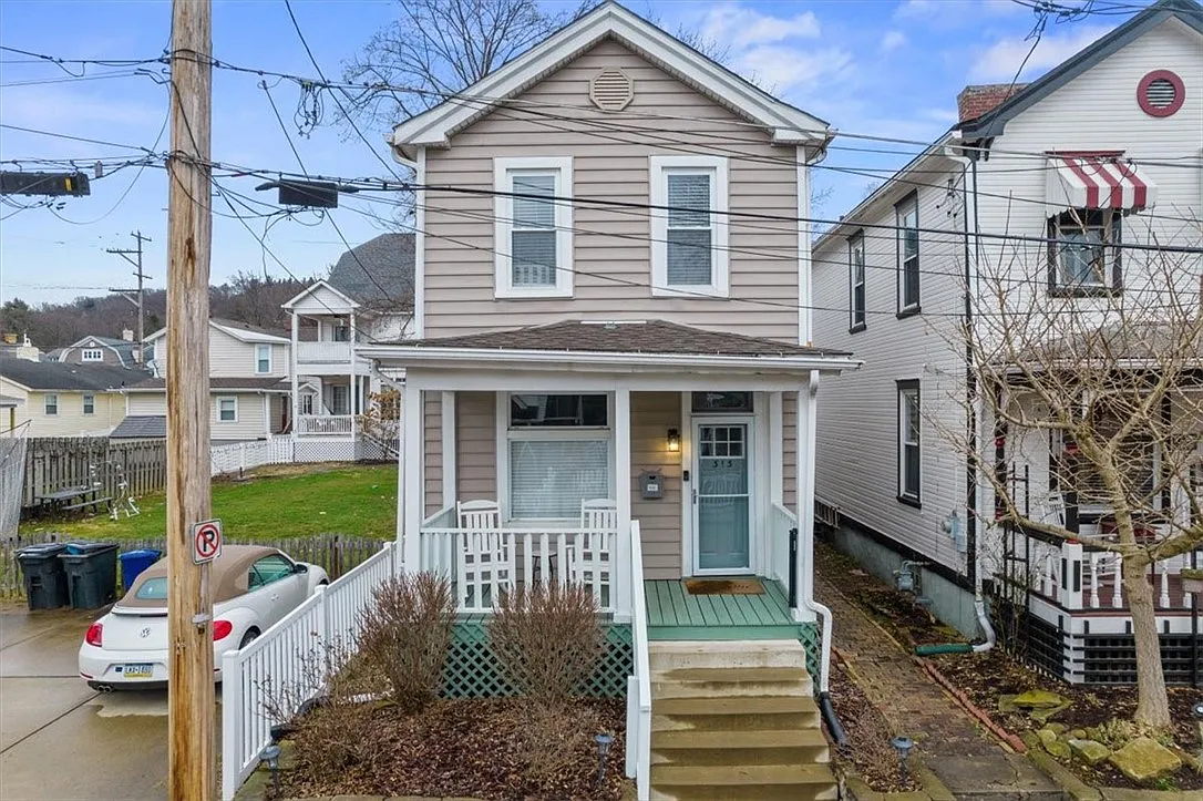 313 McCready Way photo 1