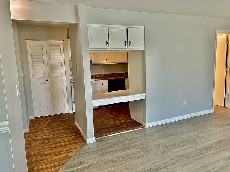575 N Main St. #302 Fall River, MA 2 Bedroom, 1 Bathroom Heat Included! — Photo 7
