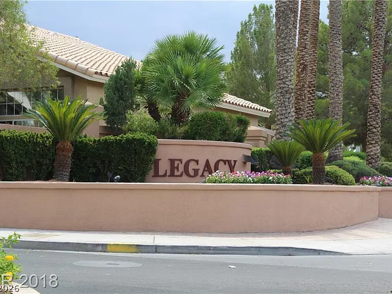 2438 Antler Point Dr — Photo 2