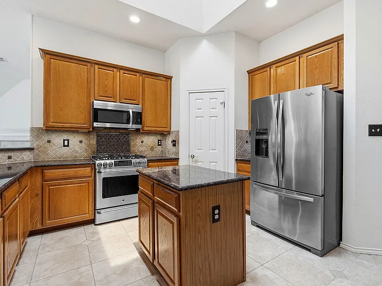 5021 McDade Dr — Photo 17