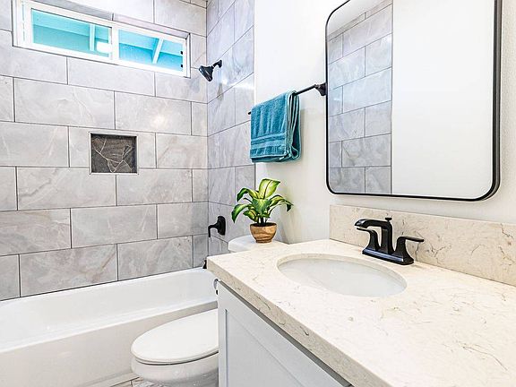 3rd image of 16-2112 Plumeria Dr