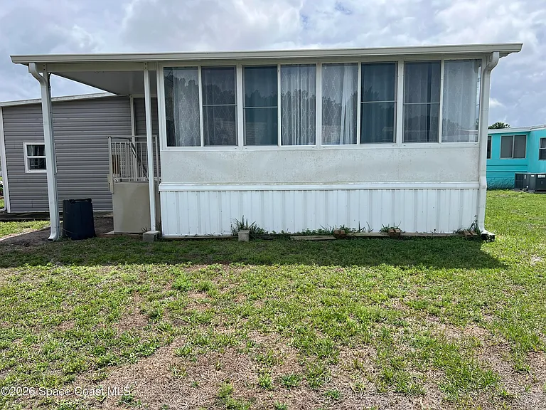 194 Holiday Park Blvd NE — Photo 24