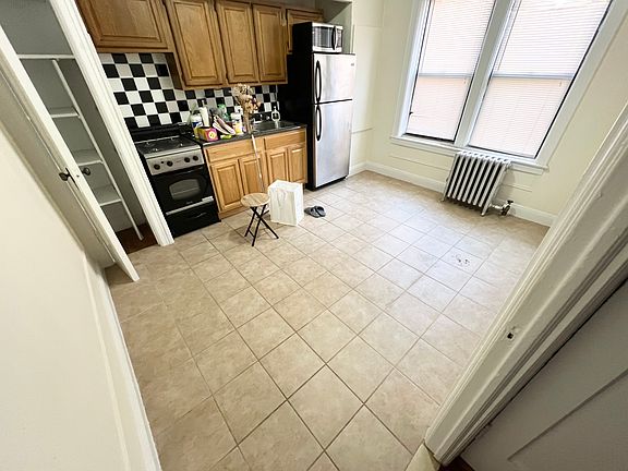 3rd image of 4529 42nd St #4