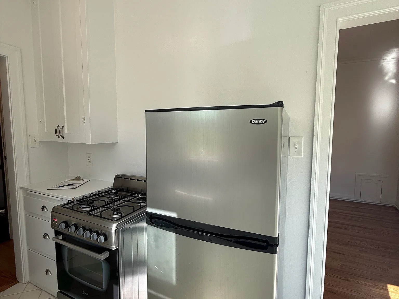 Studio, $1,950 — Photo 3