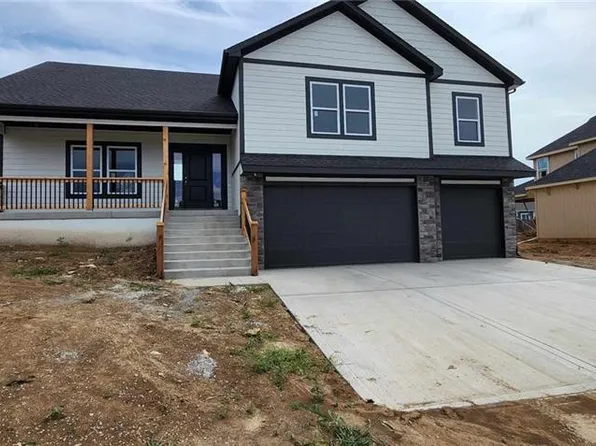 2380 NE Colonnade Ave, Blue Springs, MO 64014