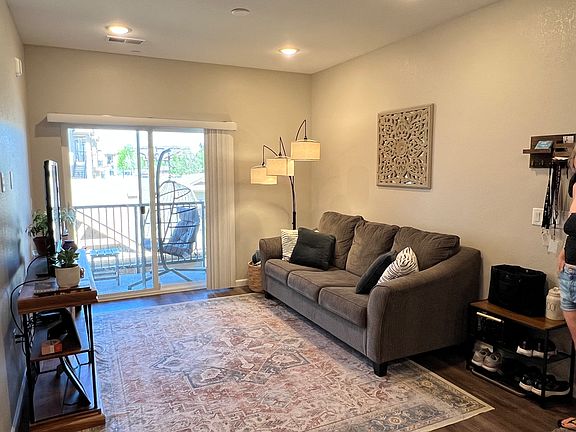 4th image of 9962 W Victoria Pl #203