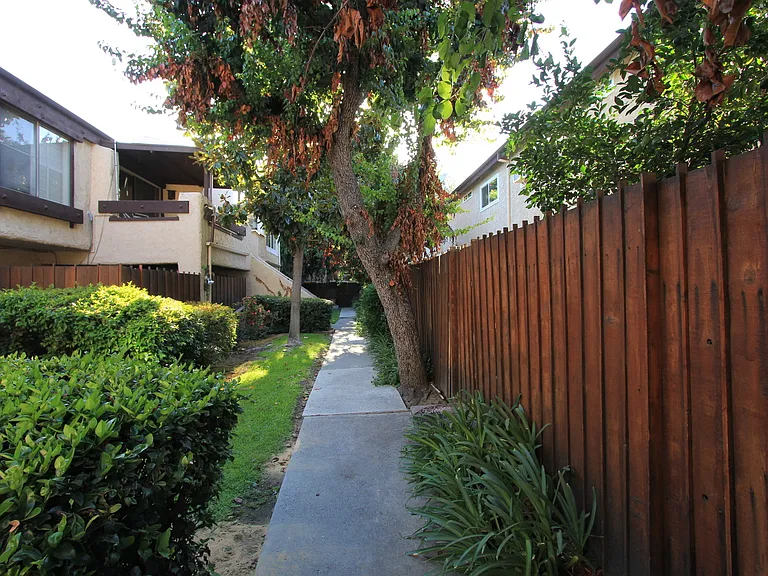 14 El Dorado St #12A — Photo 3