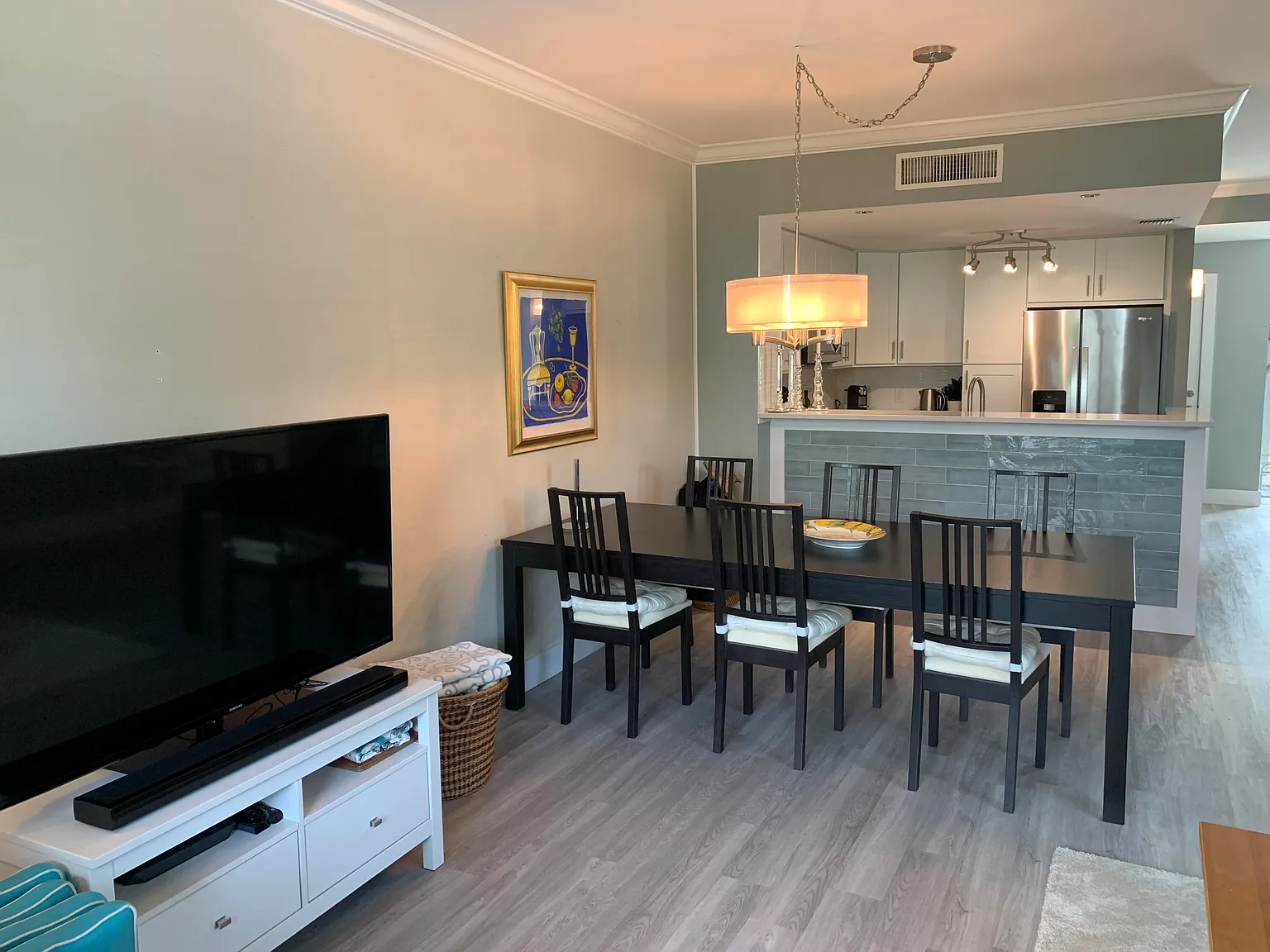 2 bed, 2.5 bath, 1275 sqft, $9,000 — Photo 3