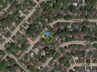 137 Pueblo Rd, Carpentersville, IL 60110