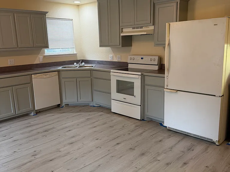 1747 N McCart St — Photo 3