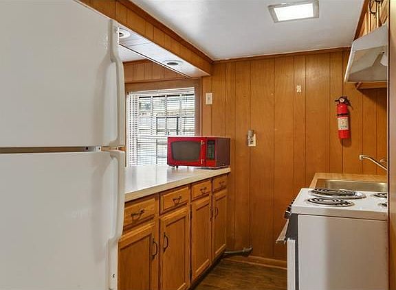5th image of 806 Audubon St APT E