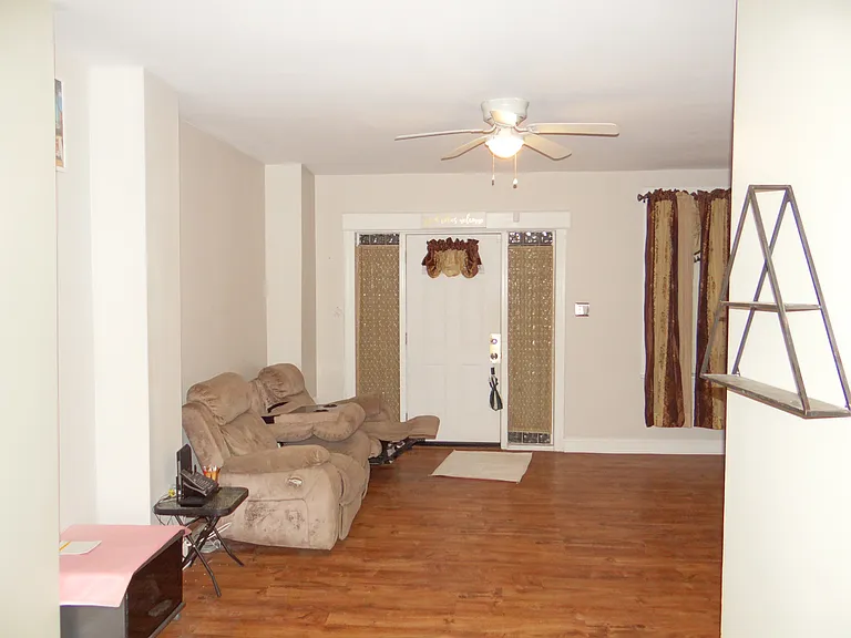 1737 N Peach St #2 — Photo 9