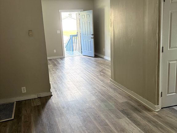 2nd image of 1419 N 6th St