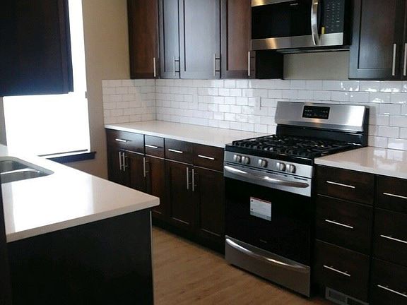 3rd image of 3313 Oakes Ave Unit B