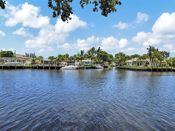 3rd image of 14 Royal Palm Way Unit 303