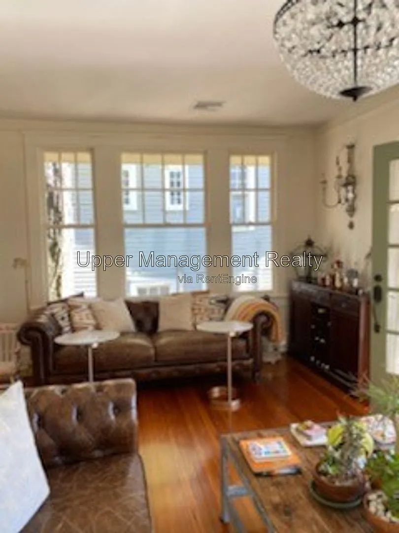 6 bed, 4.0 bath, 3037 sqft, $7,500 — Photo 2