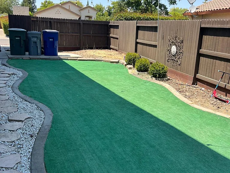 1370 Kerslake Cir — Photo 43