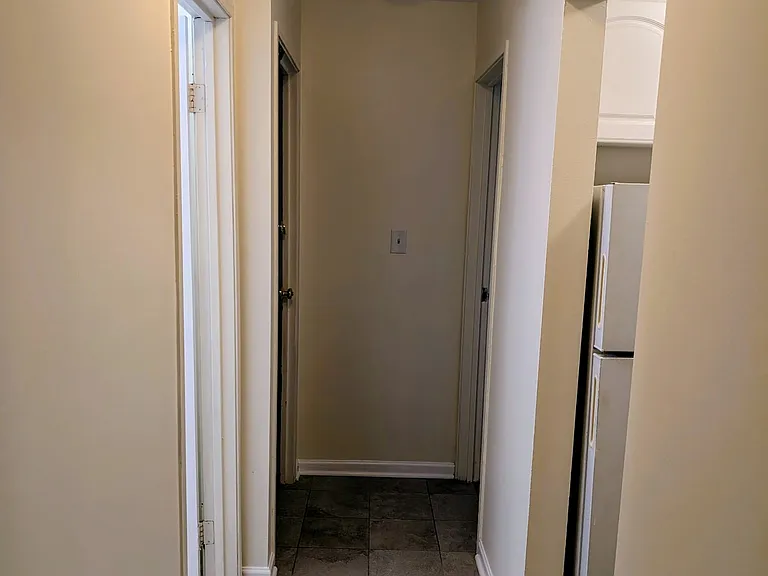 353 W Hawthorne Cir — Photo 5