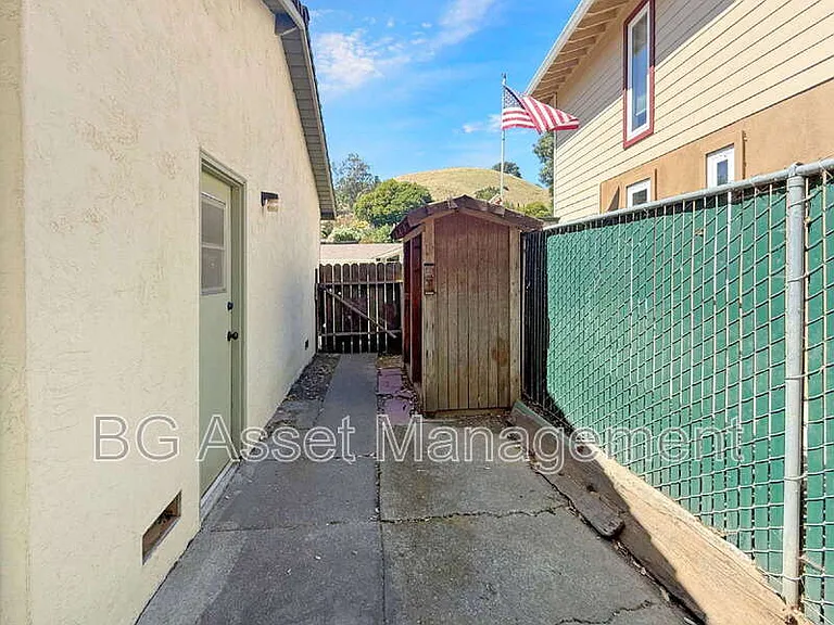 2672 Doidge Ave — Photo 34