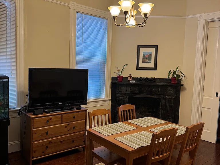 411 Dinwiddie St — Photo 4