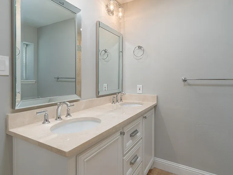 726 Thistlewood Dr — Photo 18