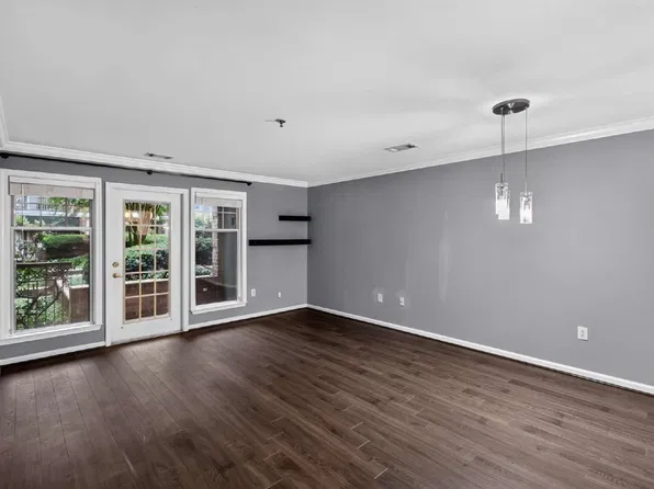 5565 Seminary Rd APT 110, Falls Church, VA 22041