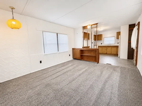 130 E Flint Hills Blvd #19, Junction City, KS 66441