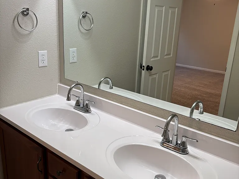 12191 Doncaster Ct — Photo 9