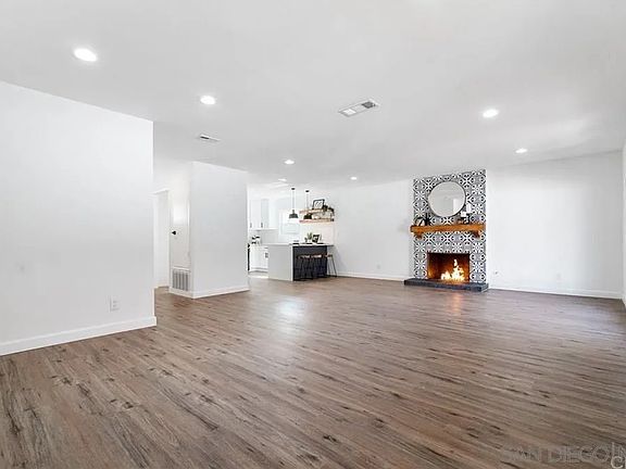 5th image of 6623 Dillman St