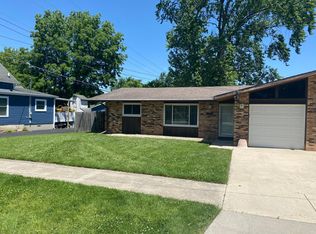 628 E 17th St, Lockport, IL 60441