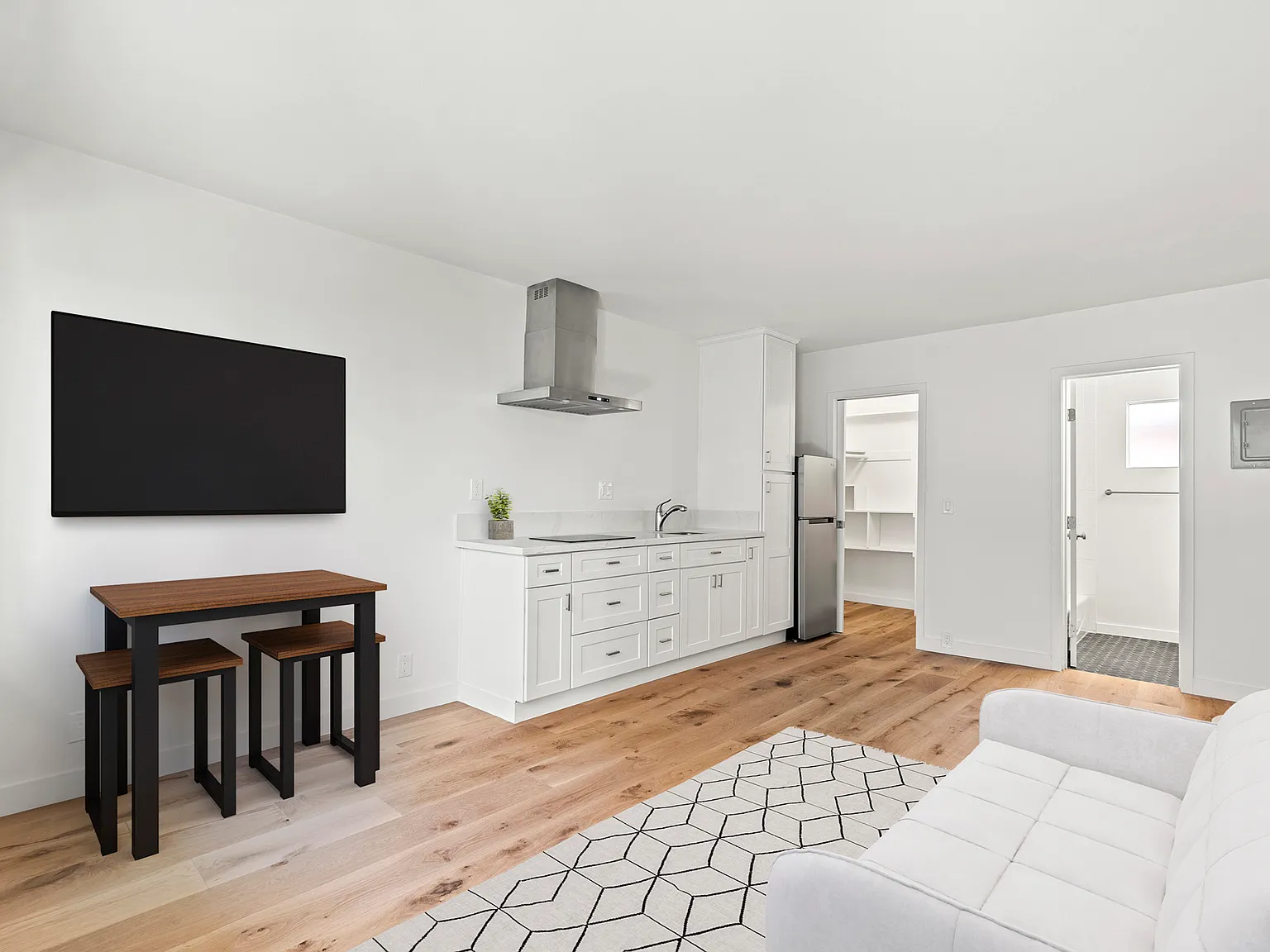 Studio, 400 sqft, $1,795 — Photo 1