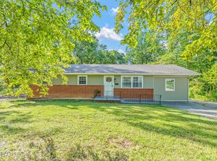 215 Ridge Rd, Maryville, TN 37803