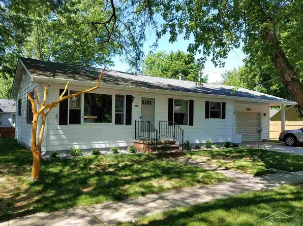622 Lockwood St, Chesaning, MI 48616