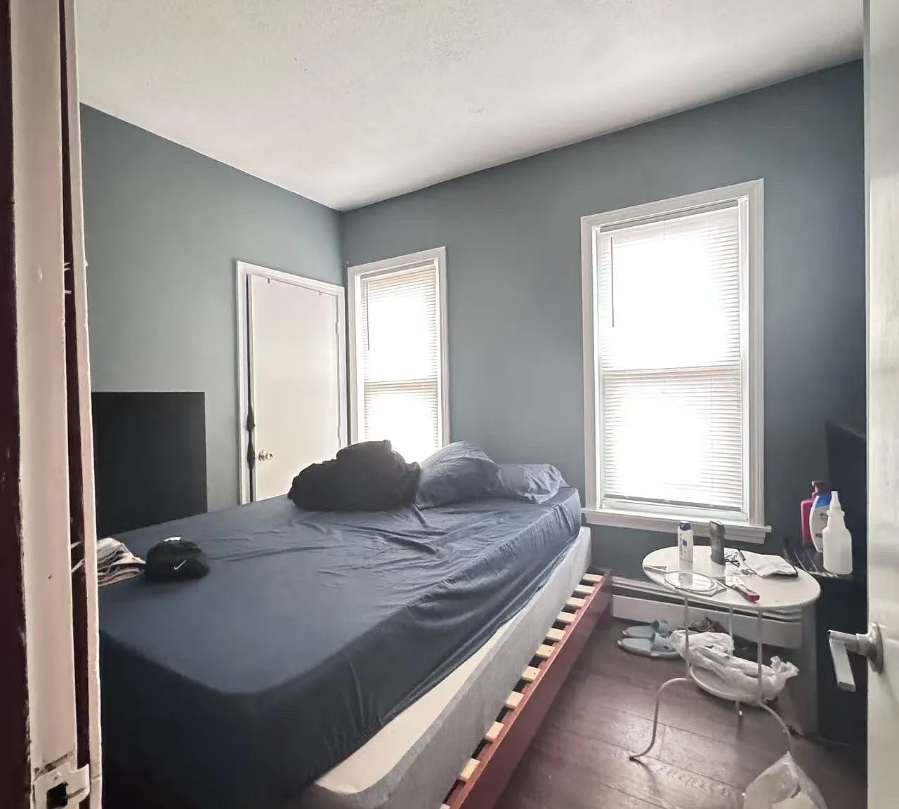 3 bed, 700 sqft, $2,700 — Photo 4