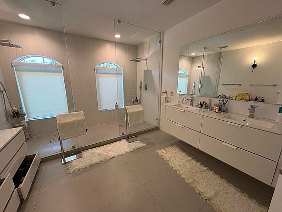 3rd image of 323 Caribbean Rd