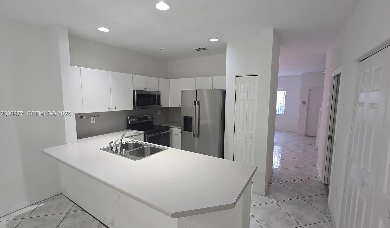 Las Brisas At Doral Condo — Photo 3